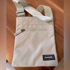 Women’s Dakine crossbody bag